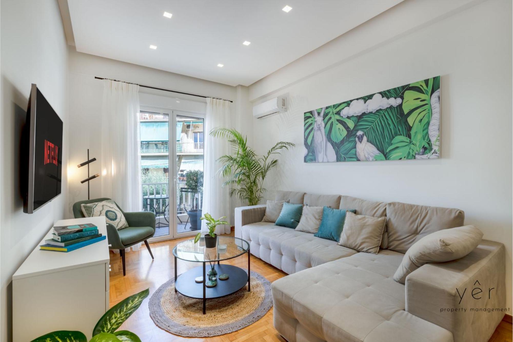 Nature-infused Vibes & Nightlife Apartment Athens