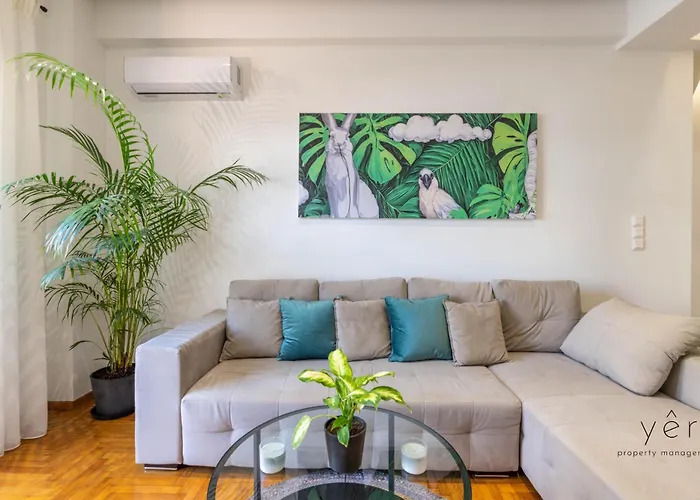 Nature-Infused Vibes & Nightlife