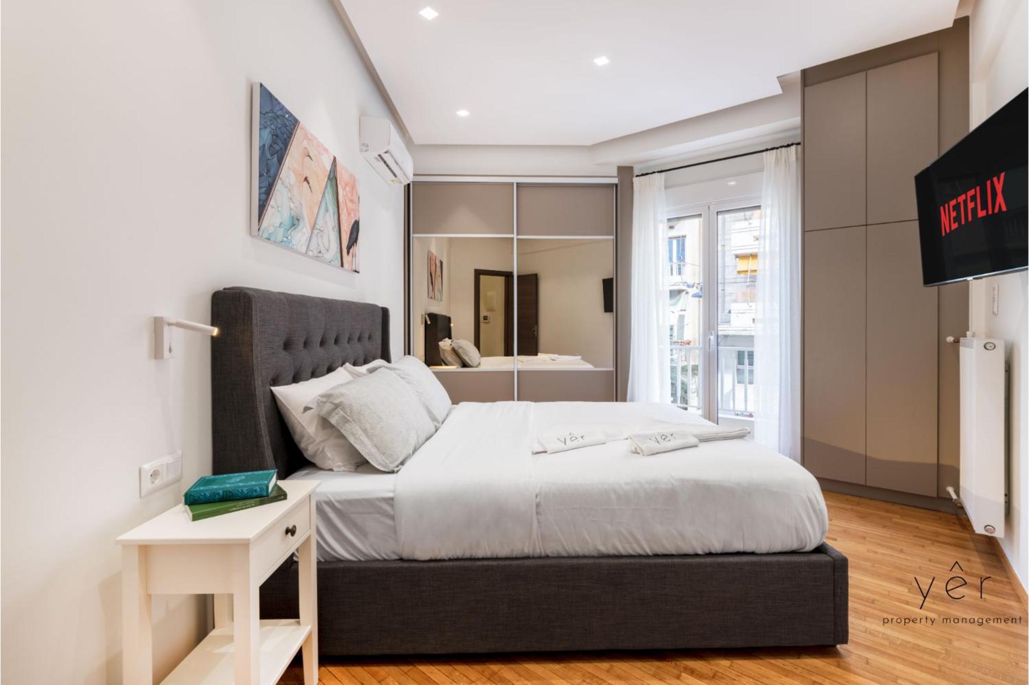 Nature-infused Vibes & Nightlife Apartment